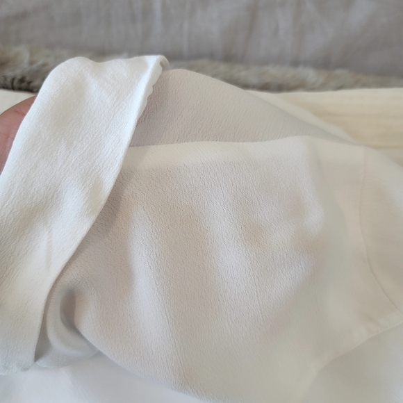 Josette with Rose Embroidery Blouse from Kut from the Kloth size M - Picture 10 of 17